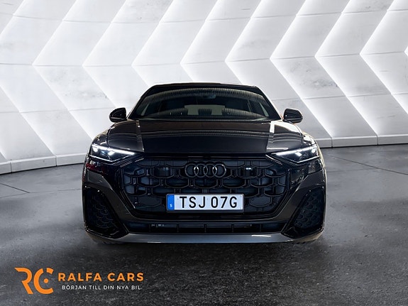 Audi Q8 6 of 17