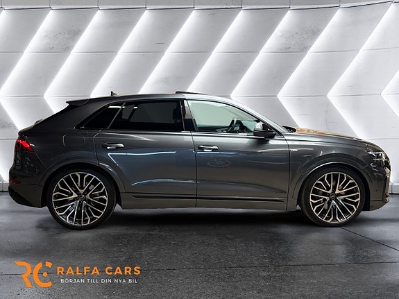 Audi Q8 4 of 5