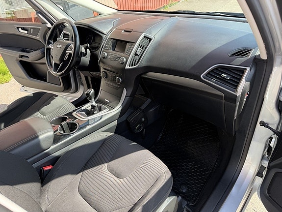 Ford S-MAX 10 of 18