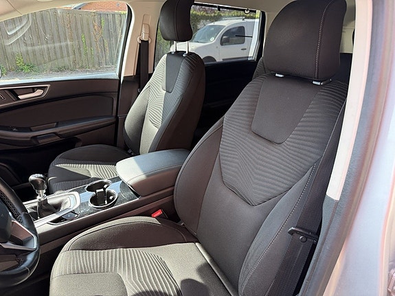 Ford S-MAX 9 of 18