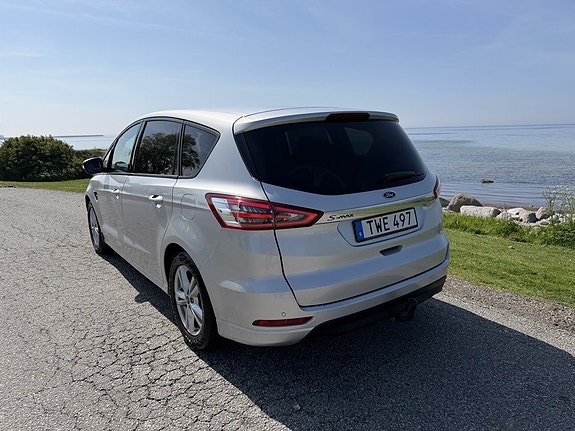 Ford S-MAX 3 of 5