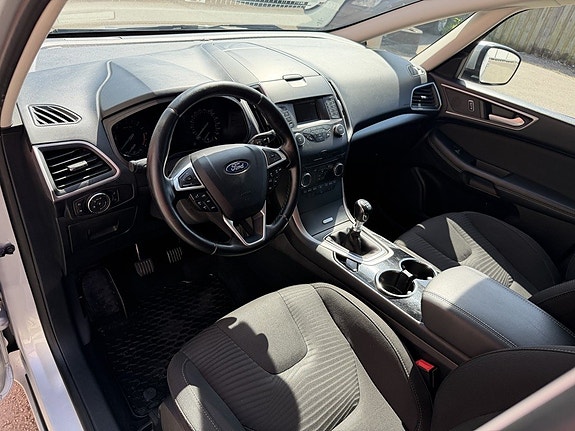 Ford S-MAX 8 of 18