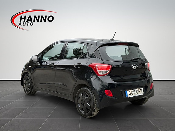 Hyundai i10 3 of 5