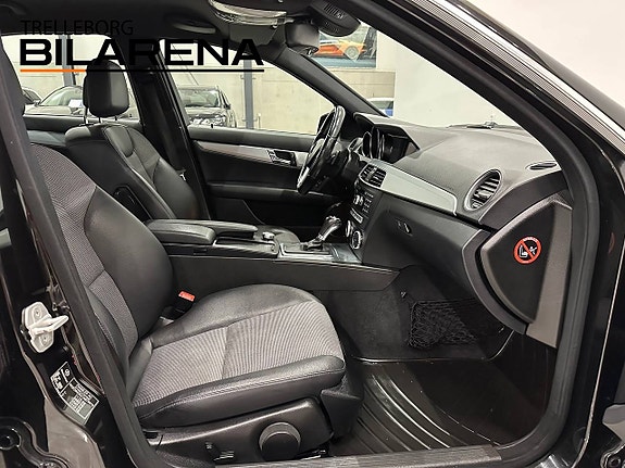 Mercedes-Benz CLC220 12 of 23