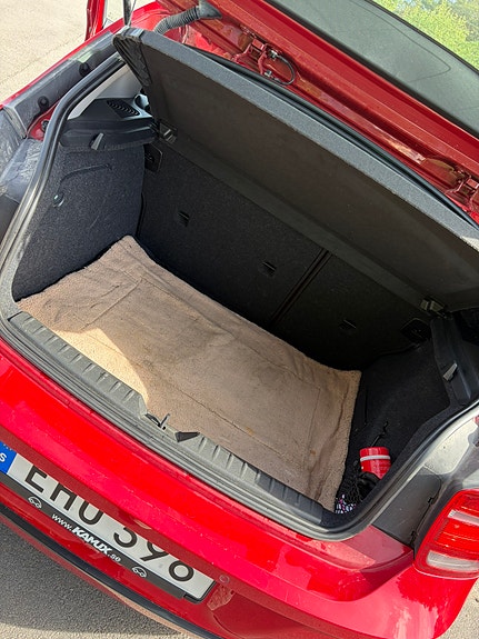 BMW 118d 2 of 5