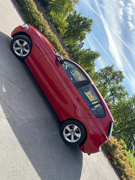 BMW 118d 3 of 5