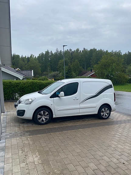 Peugeot Partner 2 of 7