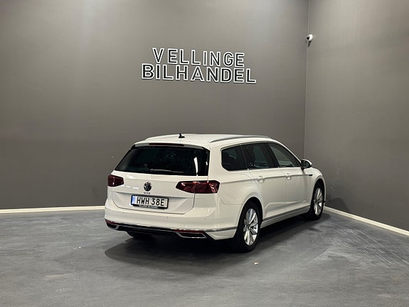 Volkswagen Passat 3 of 5
