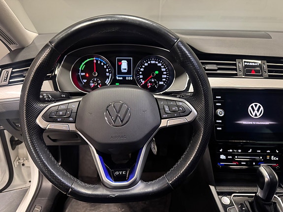 Volkswagen Passat 7 of 11