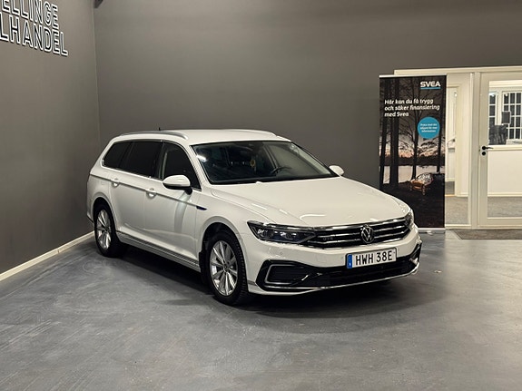 Volkswagen Passat 2 of 5