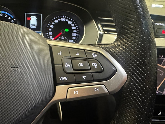 Volkswagen Passat 10 of 11