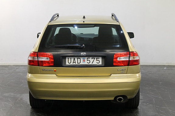 Volvo V40 6 of 11