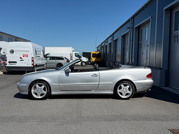 Mercedes-Benz CLK200 3 of 5