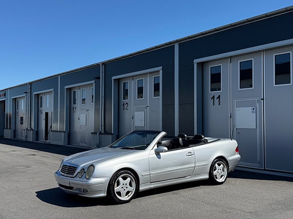 Mercedes-Benz CLK200 4 of 5