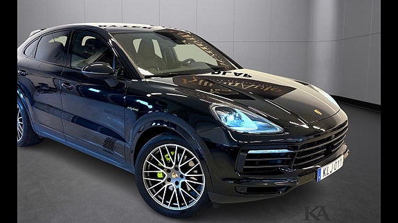 Porsche Cayenne 2 of 5
