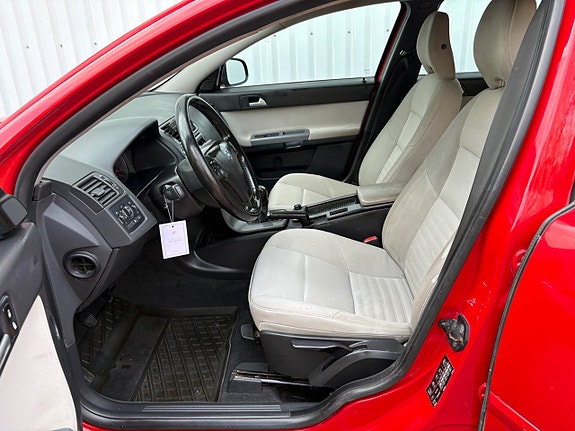 Volvo V50 9 of 15