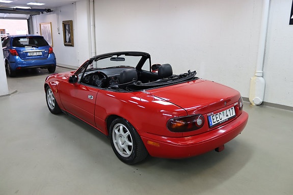 Mazda MX-5 15 of 17