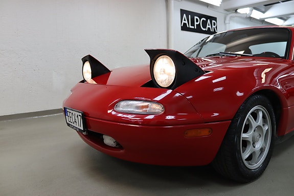 Mazda MX-5 4 of 17