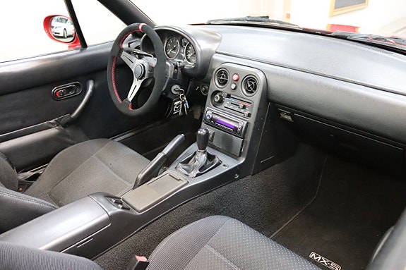 Mazda MX-5 14 of 17