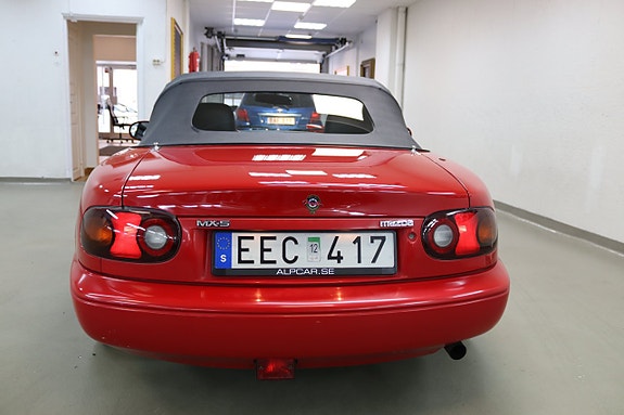 Mazda MX-5 8 of 17