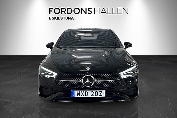 Mercedes-Benz CLA200 3 of 5