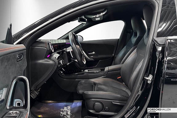 Mercedes-Benz CLA200 13 of 24