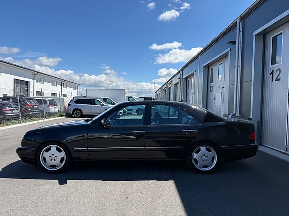 Mercedes-Benz E43 6 of 10