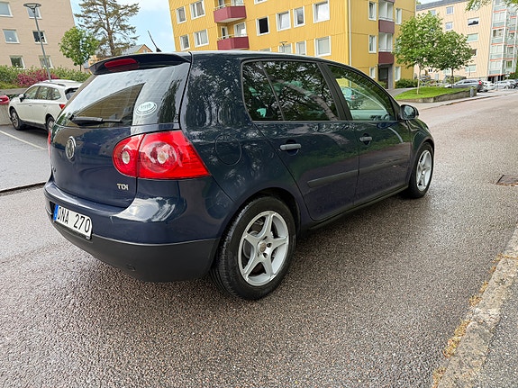 Volkswagen Golf V 3 of 5