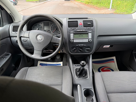 Volkswagen Golf V 5 of 5