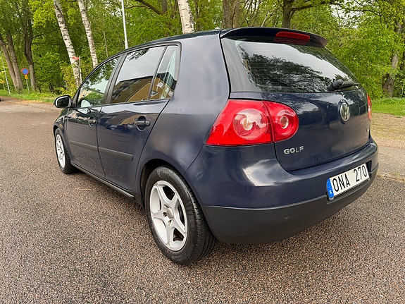 Volkswagen Golf V 4 of 5