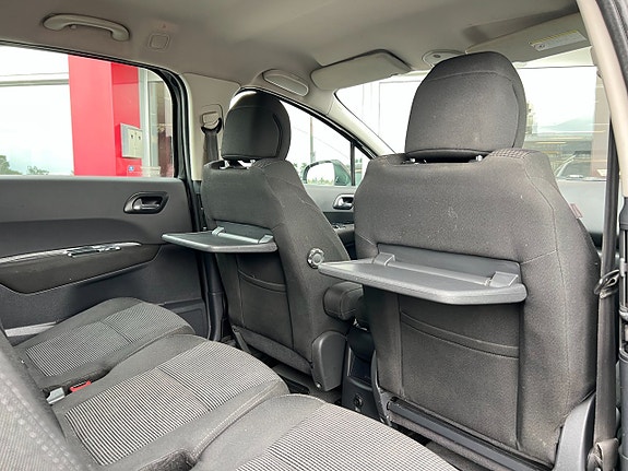 Peugeot 5008 11 of 13