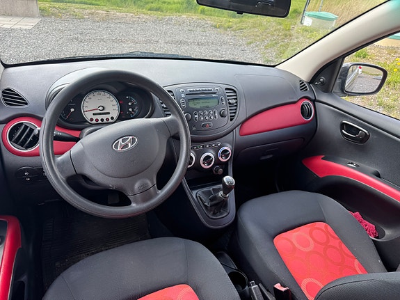 Hyundai i10 4 of 5