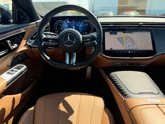 Mercedes-Benz E300 e 10 of 15