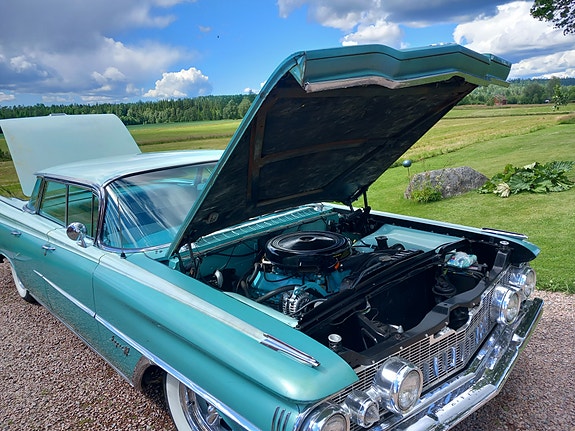 Oldsmobile 88 21 of 25