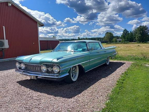 Oldsmobile 88 4 of 5