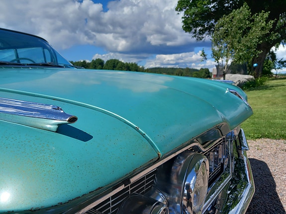 Oldsmobile 88 3 of 5