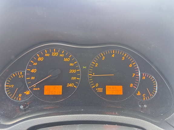 Toyota Avensis 11 of 11