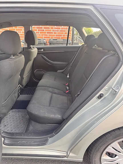 Toyota Avensis 8 of 11