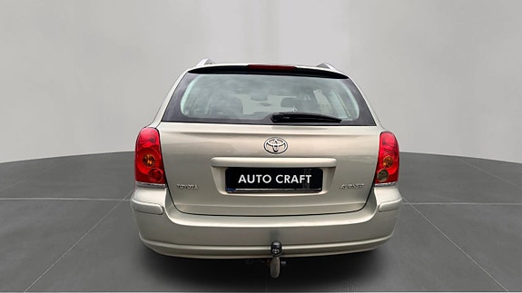 Toyota Avensis 6 of 11