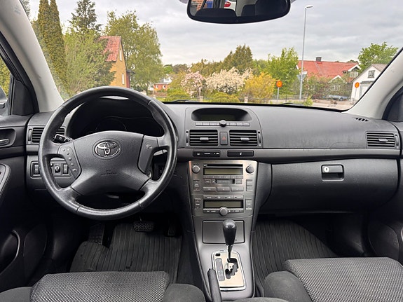 Toyota Avensis 9 of 11