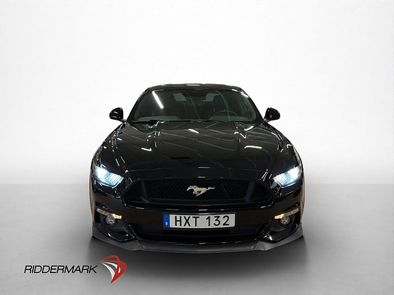 Ford Mustang 2 of 5