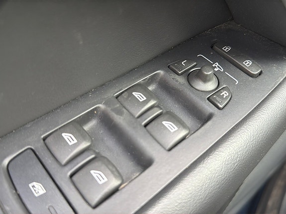 Volvo XC70 23 of 30