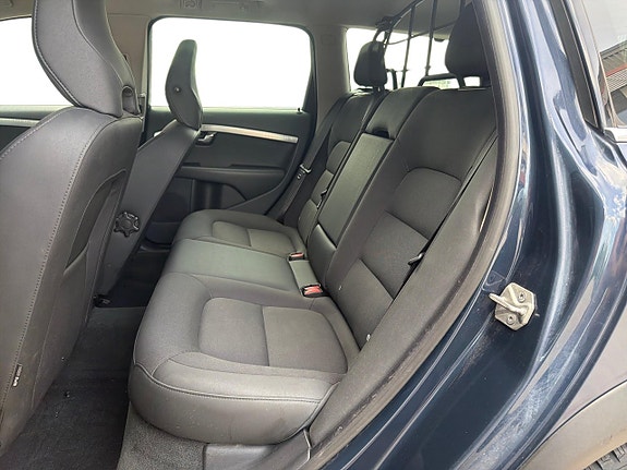 Volvo XC70 13 of 30