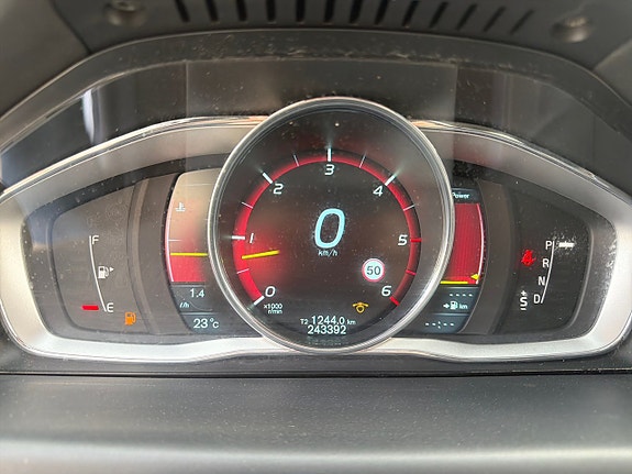 Volvo XC70 14 of 30
