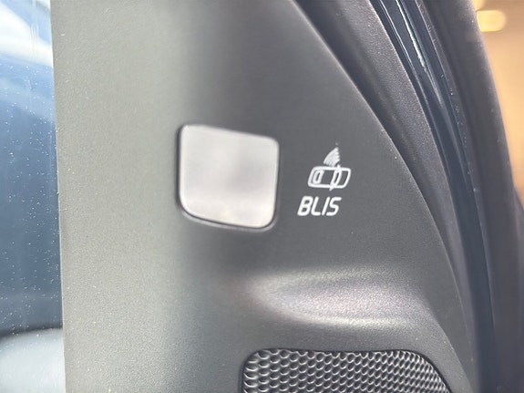 Volvo XC70 22 of 30
