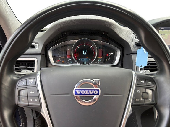 Volvo XC70 11 of 30