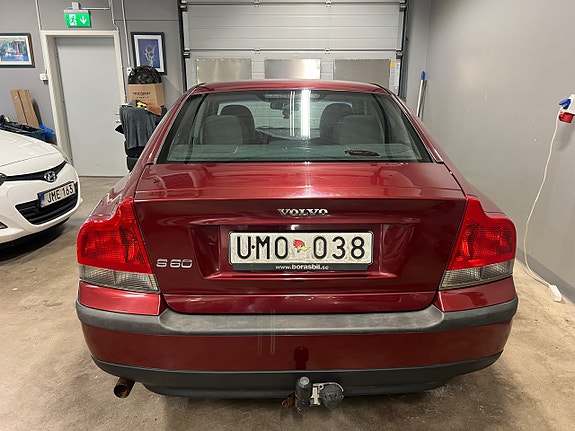 Volvo S60 5 of 5