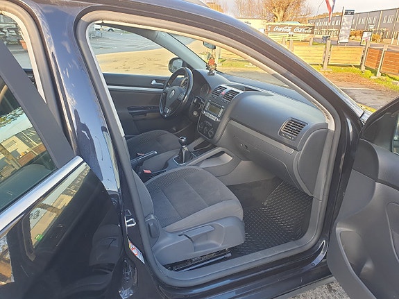Volkswagen Golf I 5 of 5