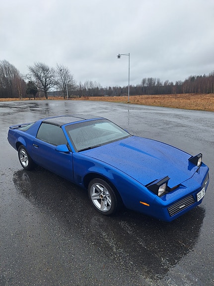 Pontiac Firebird 2 of 5