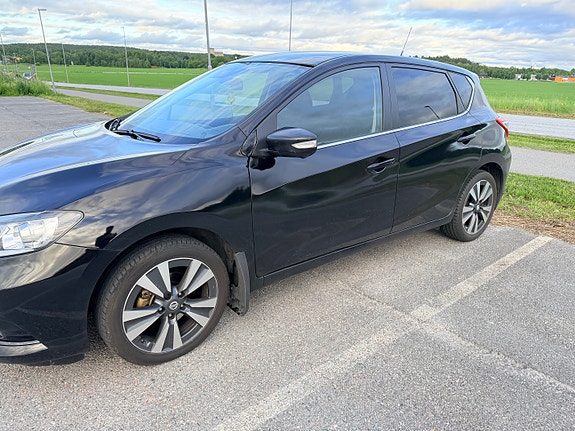 Nissan Pulsar 2 of 5